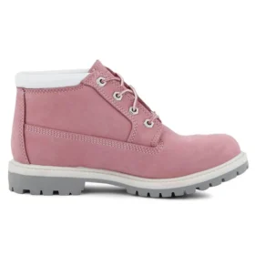 Wodoodporne botki chukka Nellie w szerokim kroju „Pink Nubuck” Wodoodporne botki chukka Nellie w szerokim kroju „Pink Nubuck”